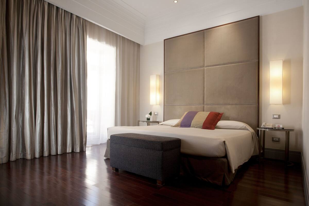 Ropa de cama hipoalergénica, edredón y minibar