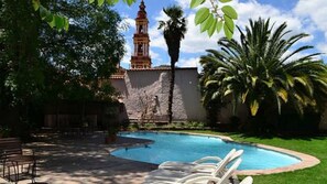 Outdoor pool, sun loungers