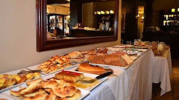 Desayuno buffet incluido todos los días 