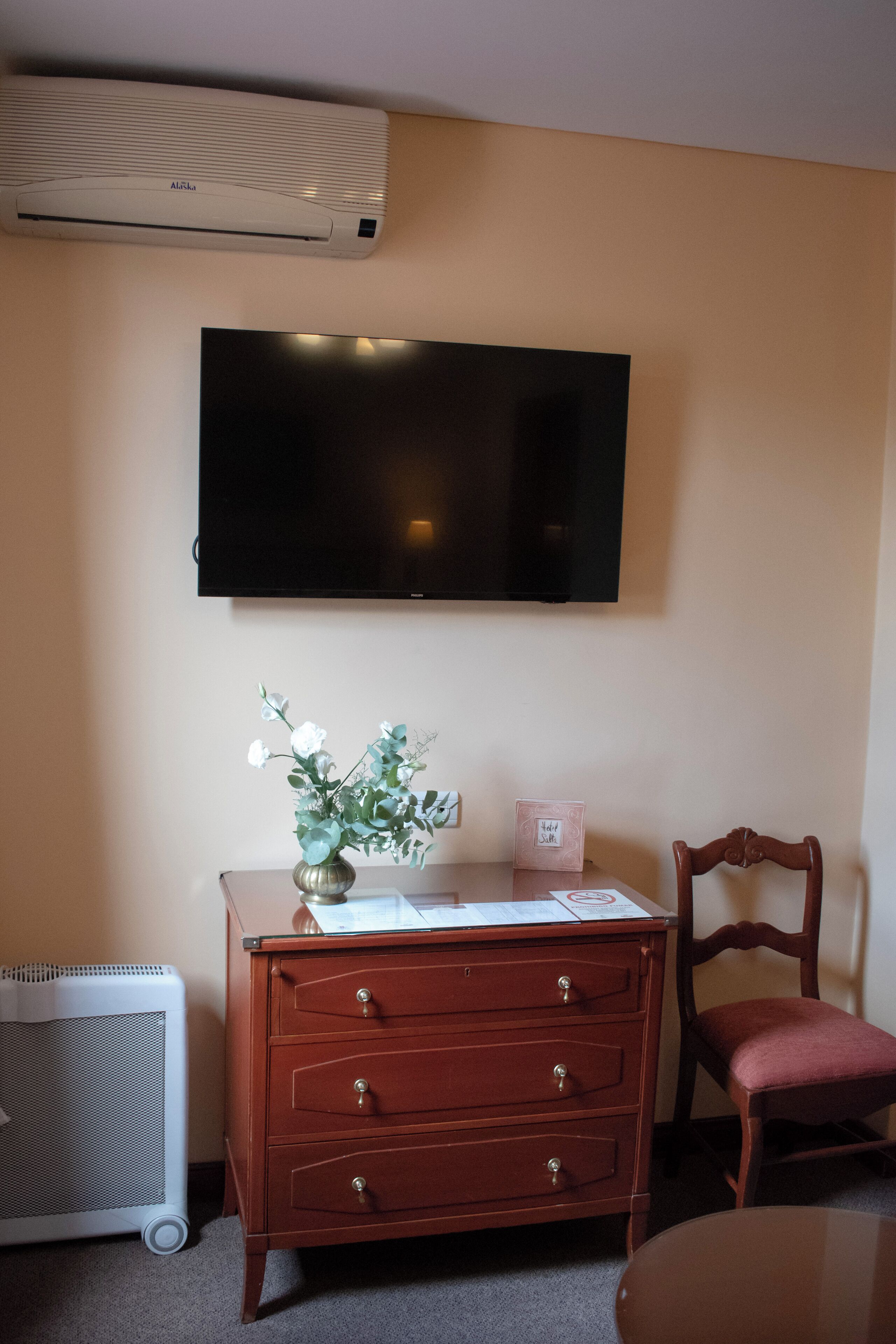 junior double room | minibar, in-room safe, individually decorated, individually furnished