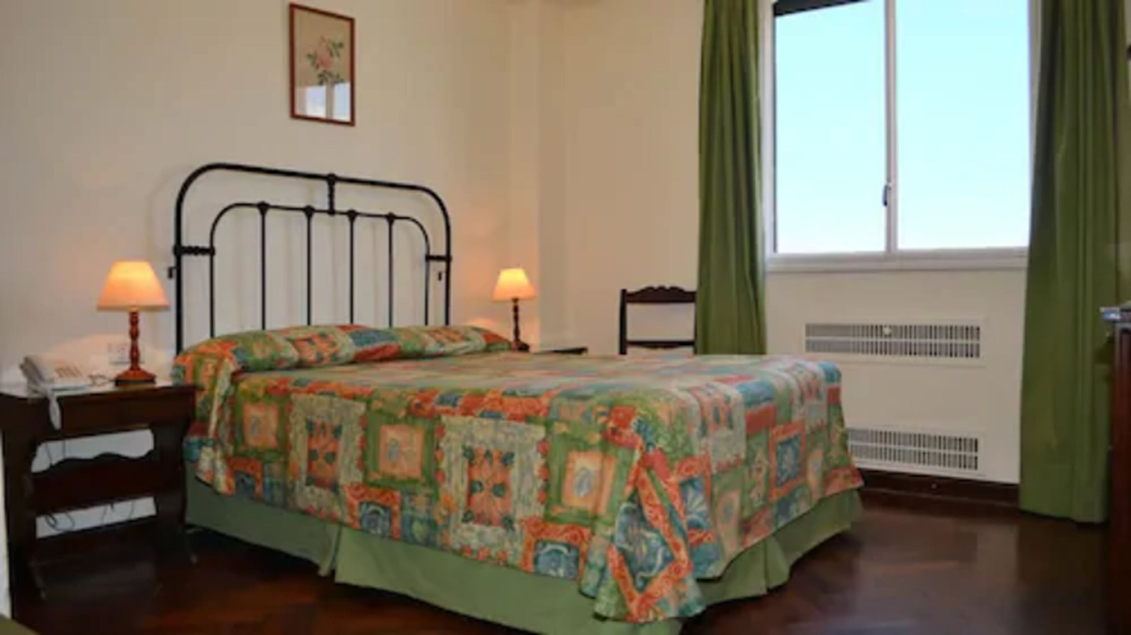 Minibar, in-room safe, individually decorated, individually furnished