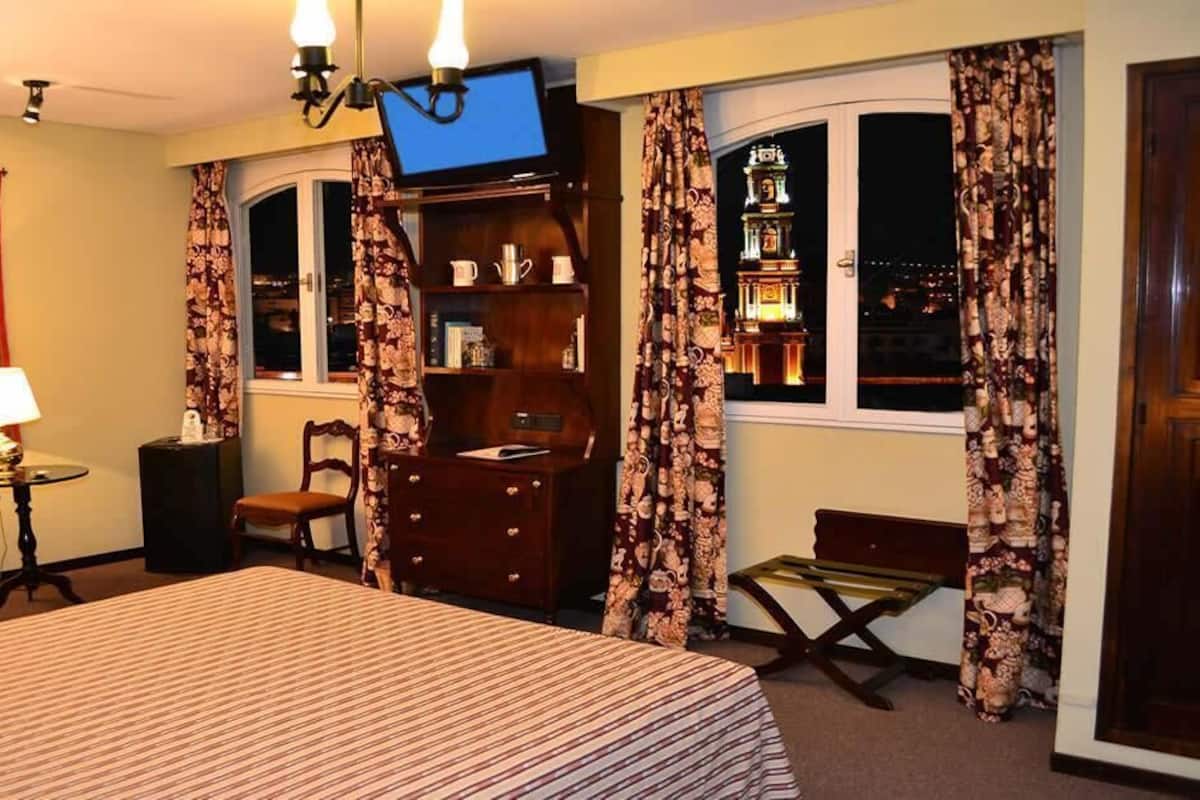 Minibar, coffres-forts dans les chambres, décoration personnalisée