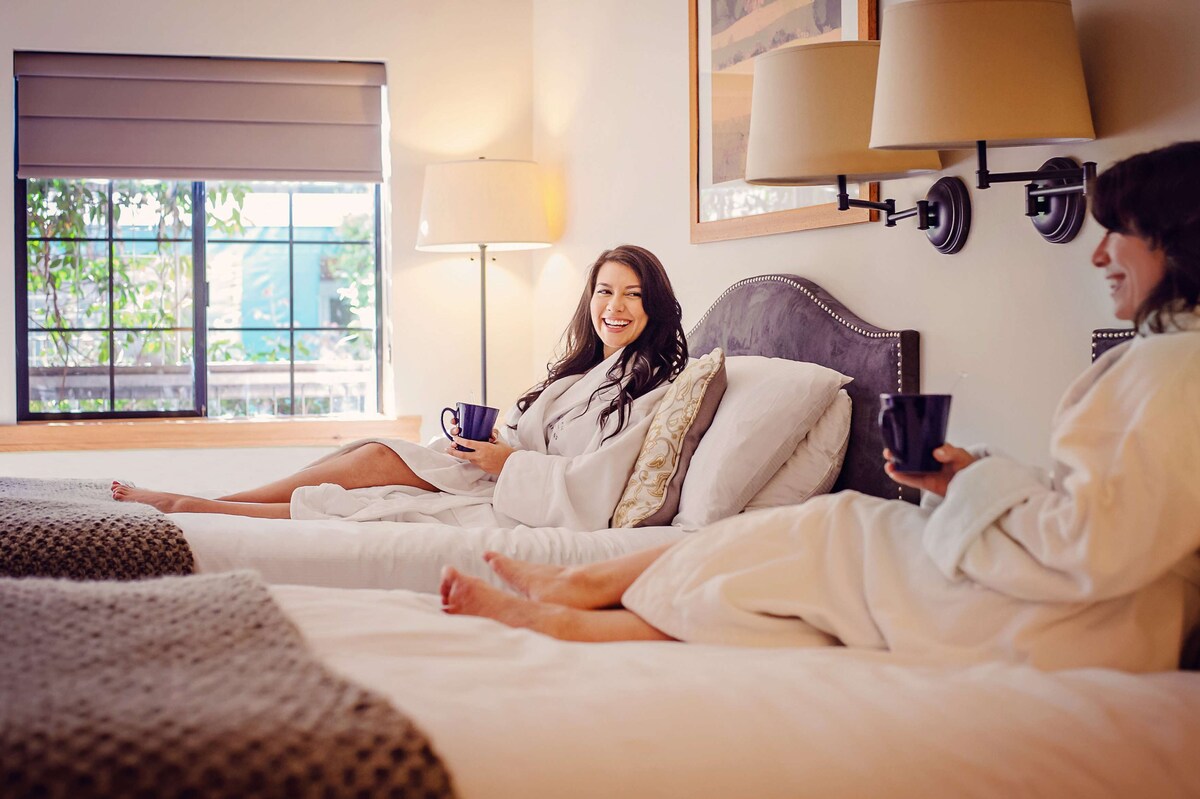 1 bedroom, premium bedding, pillowtop beds, in-room safe