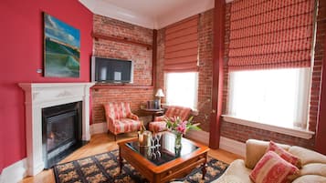 Premium bedding, pillow-top beds, in-room safe, individually decorated