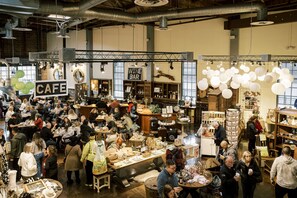 4 restaurants, breakfast, lunch, dinner served; French cuisine