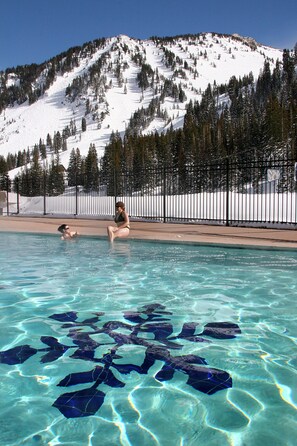 Outdoor pool, sun loungers