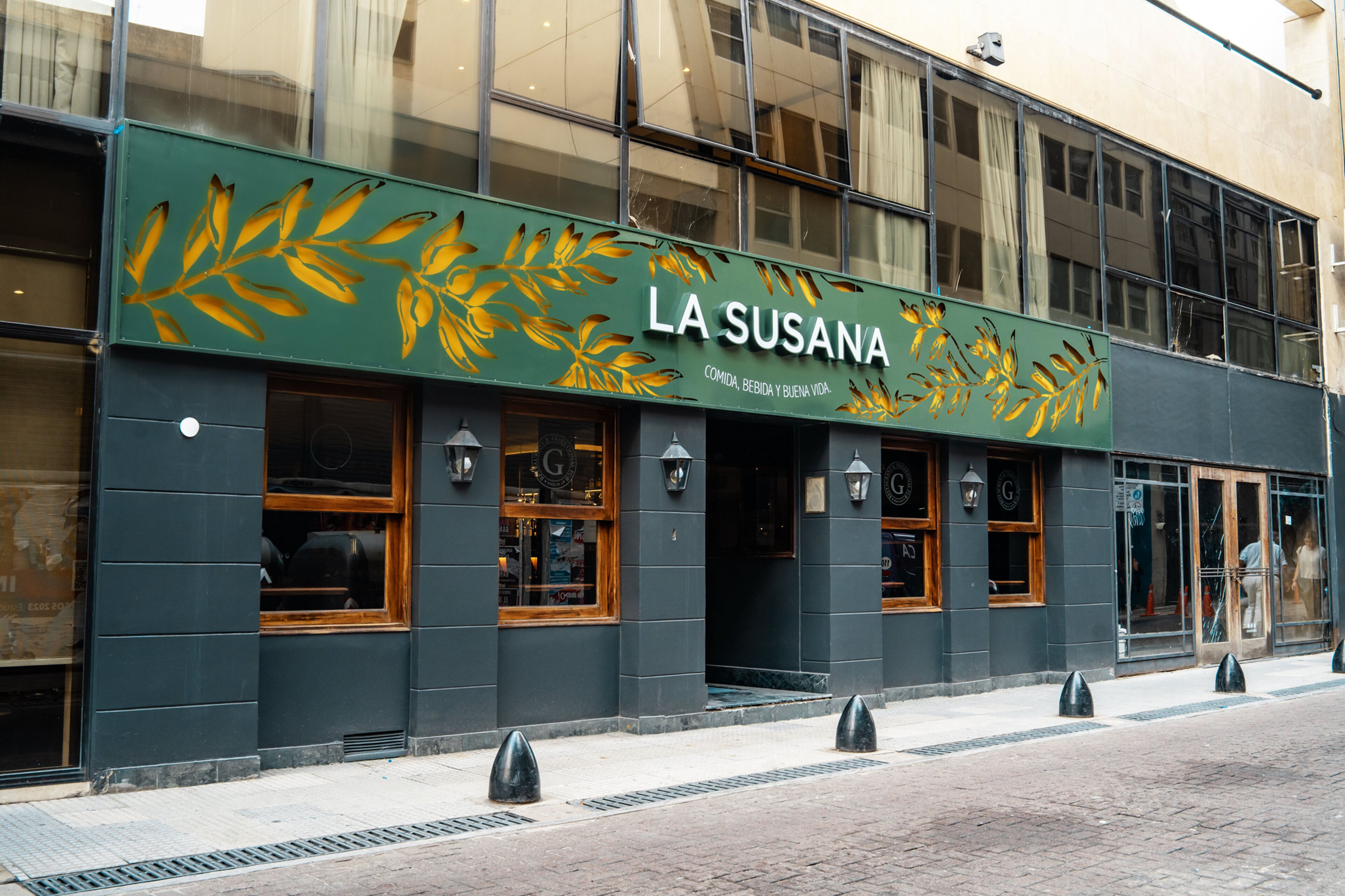 lunch and dinner served, argentinean cuisine