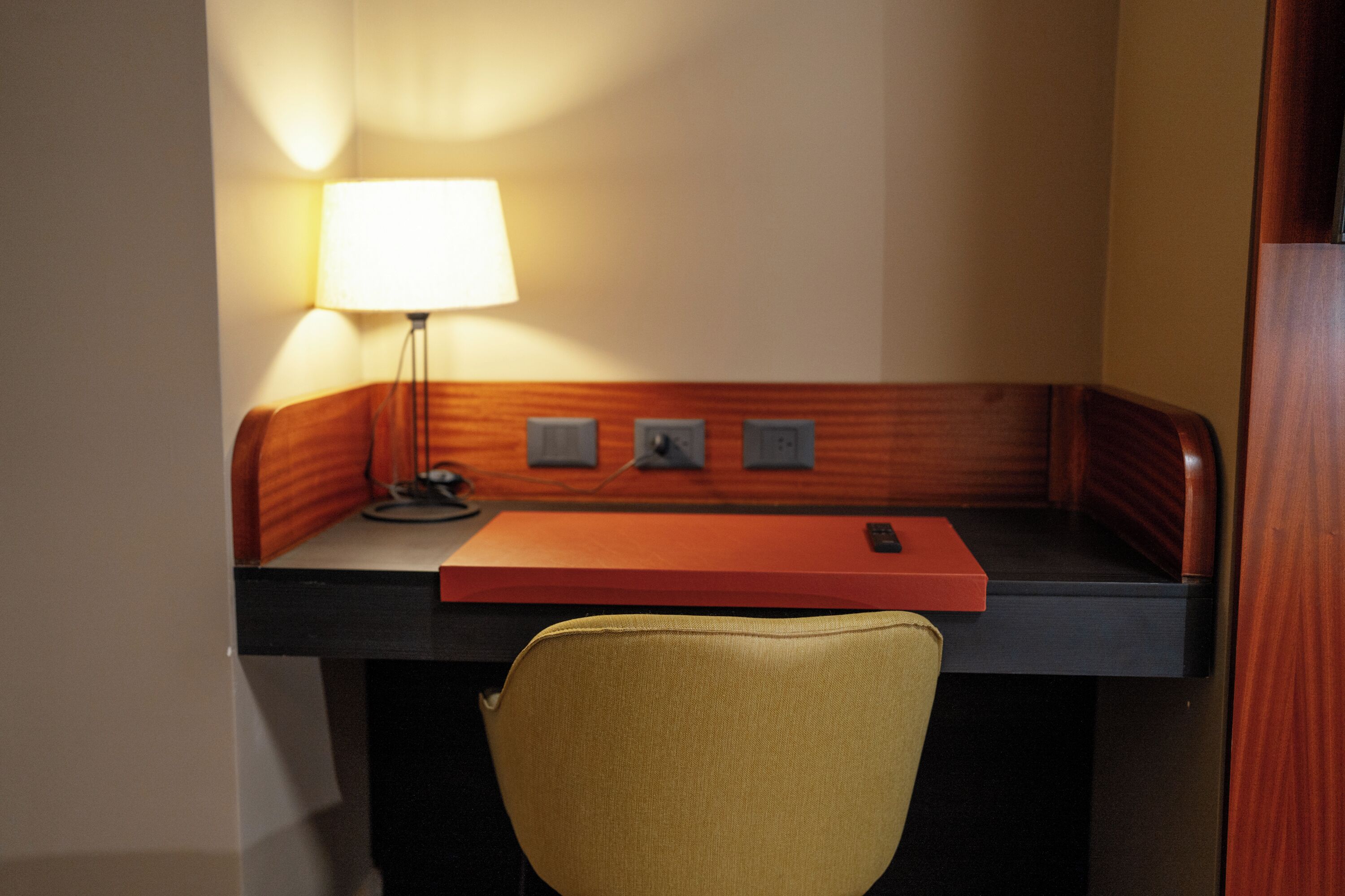 minibar, in-room safe, desk, laptop workspace