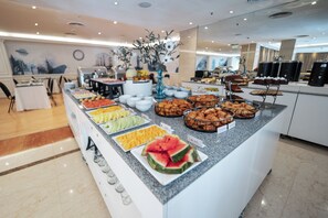 Dagelijks ontbijtbuffet inbegrepen