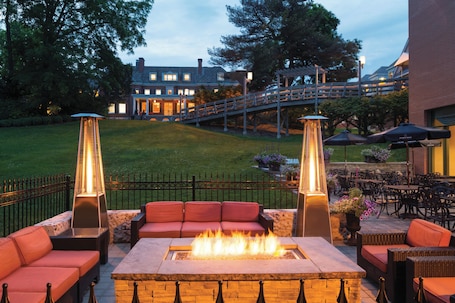 Lareira. Spencer Hotel and Conference Centre