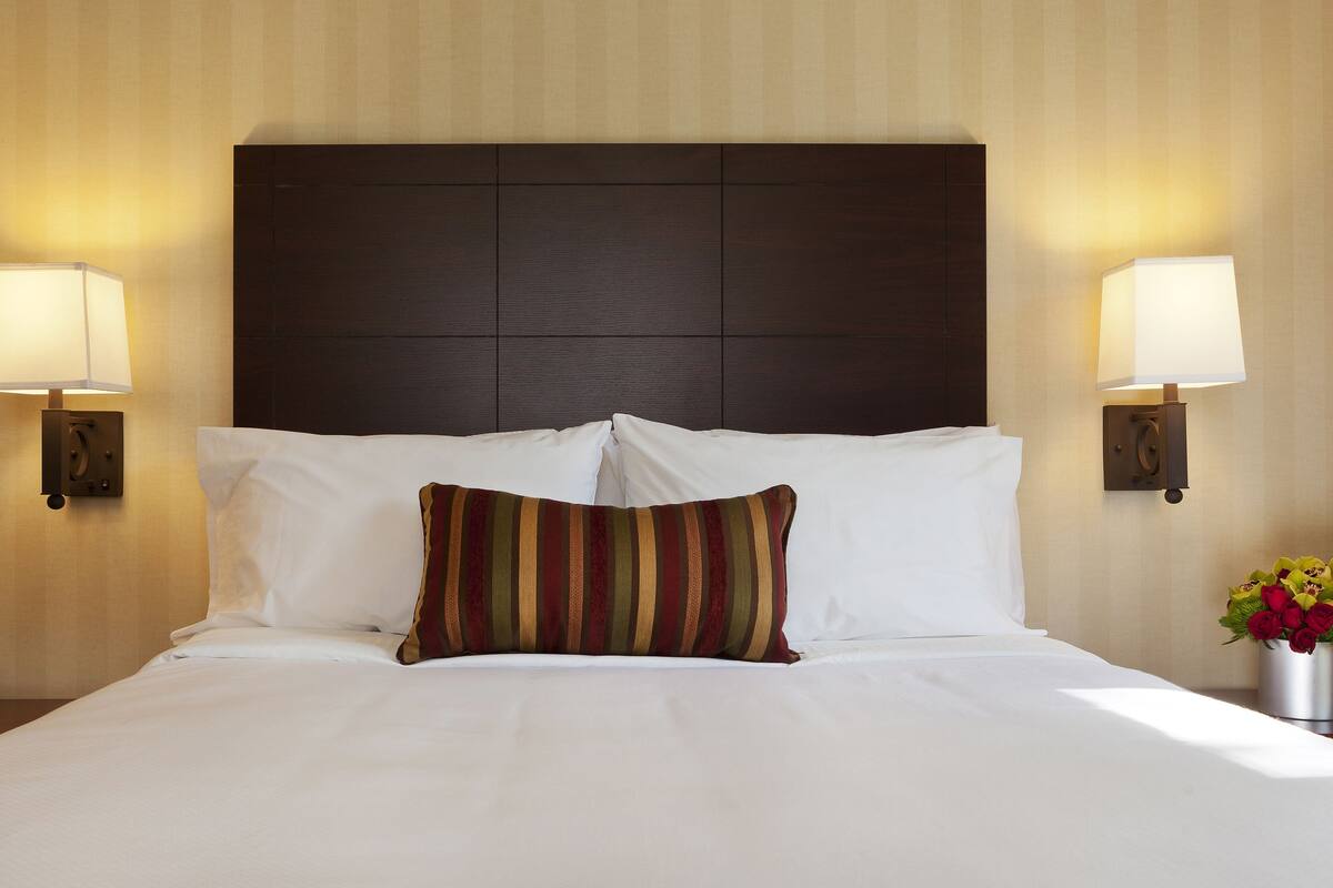 1 bedroom, desk, laptop workspace, blackout curtains