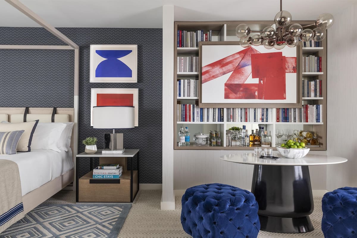 Televisión de plasma de 65 pulgadas con canales por cable y televisión