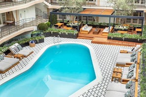Outdoor pool, cabanas (surcharge), pool umbrellas