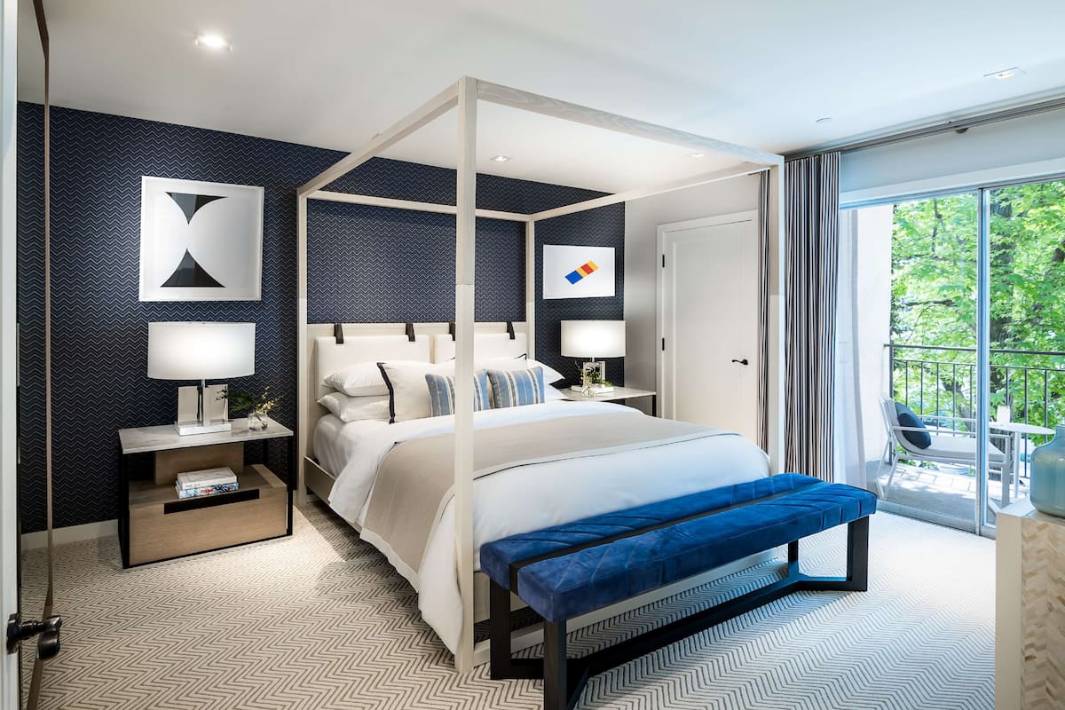 Ropa de cama de alta calidad y minibar