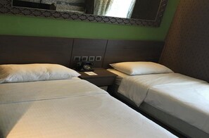 1 bedroom, in-room safe, individually decorated, desk