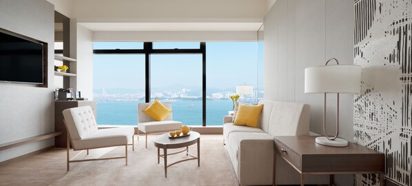 Deluxe Harbour View Suite | Living room | LCD TV - Island Pacific Hotel (Hong Kong)