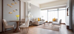 Premier Suite - Island Pacific Hotel (Hong Kong)