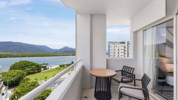 Ropa de cama hipoalergénica y minibar