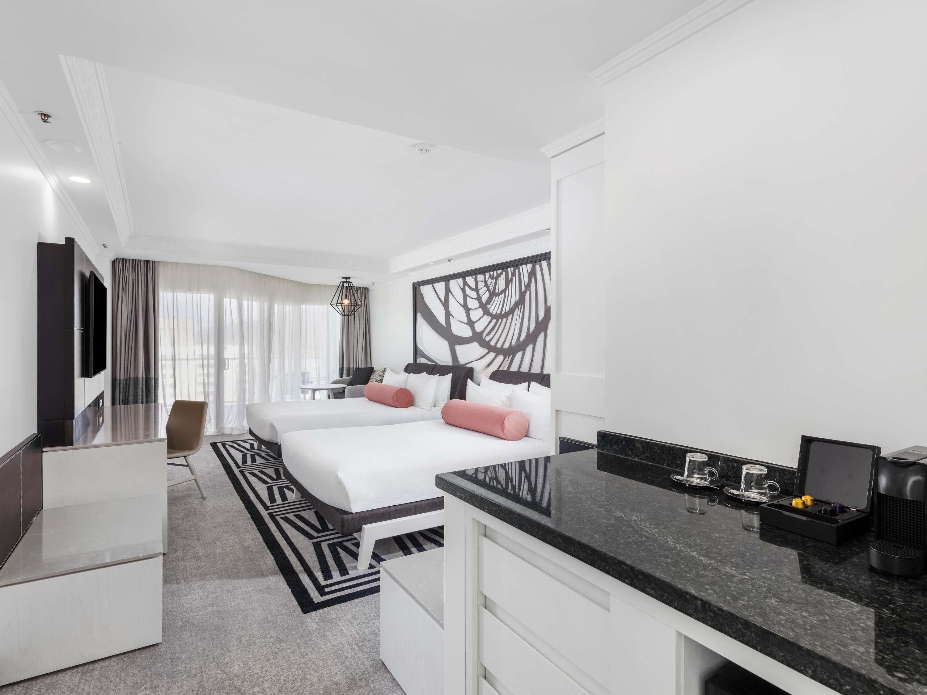 Rejuvenated Superior Room Twin, City Mountain View