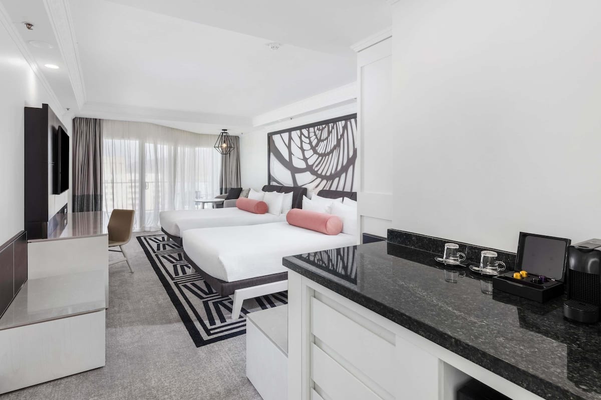 Rejuvenated Superior Room Twin, City Mountain View