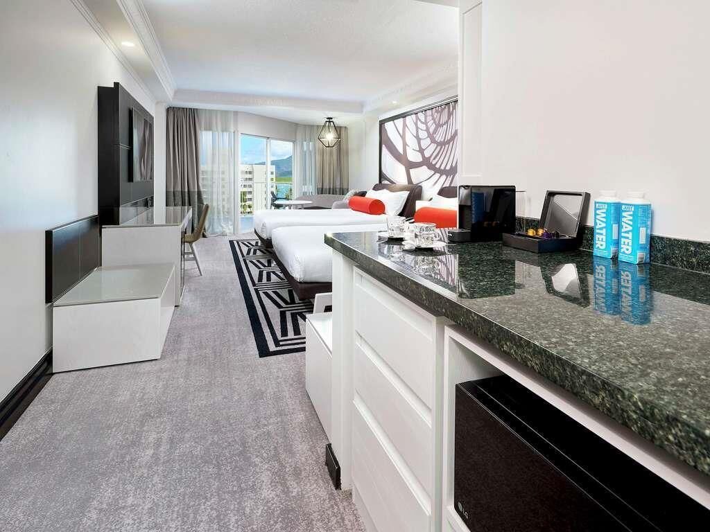 Ropa de cama hipoalergénica y minibar 