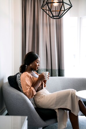 Literie hypoallergénique, minibar, coffres-forts dans les chambres