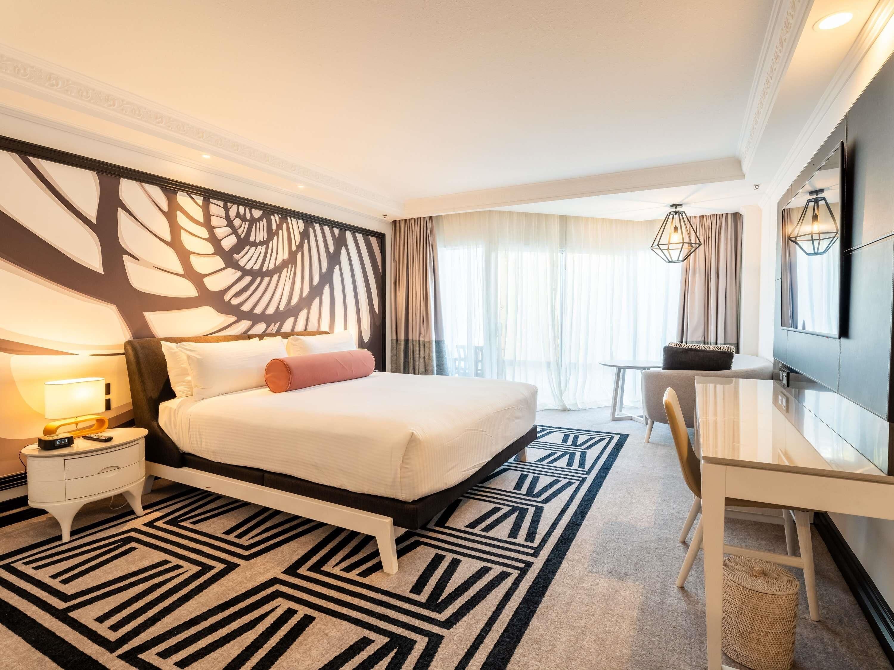 Ropa de cama hipoalergénica y minibar 