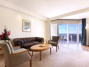 Literie hypoallergénique, minibar, coffres-forts dans les chambres