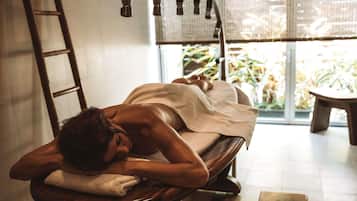 Couples treatment room(s), hot tub, body treatments, hydrotherapy