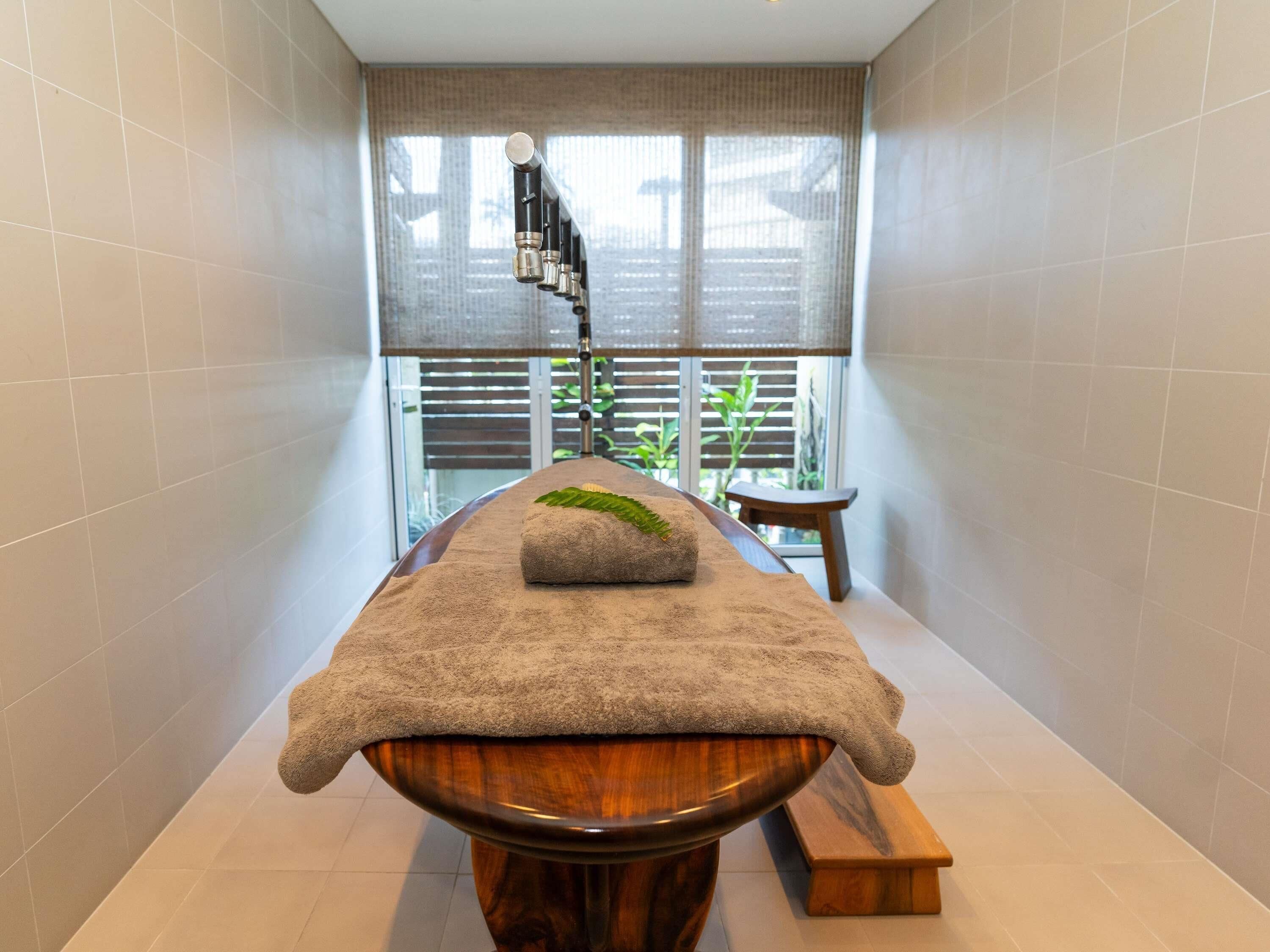 Couples treatment room(s), hot tub, body treatments, hydrotherapy