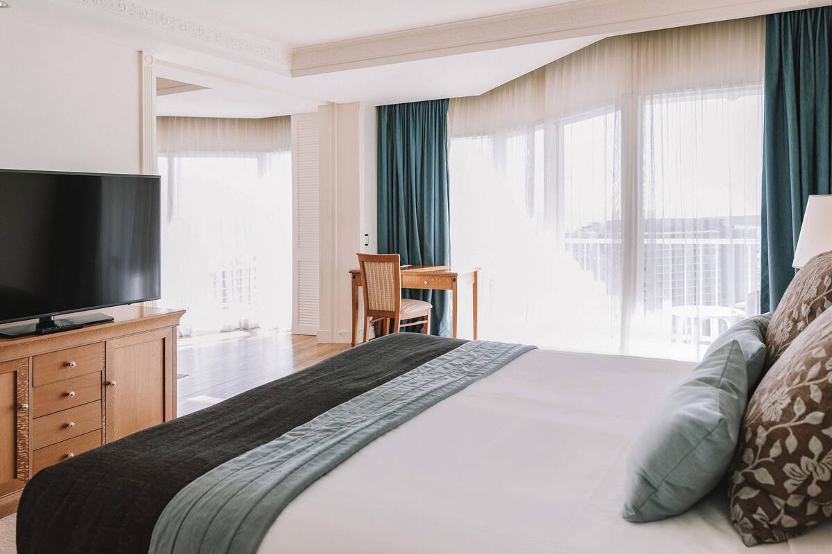 Suite superior (Executive) | Ropa de cama hipoalergénica y minibar 