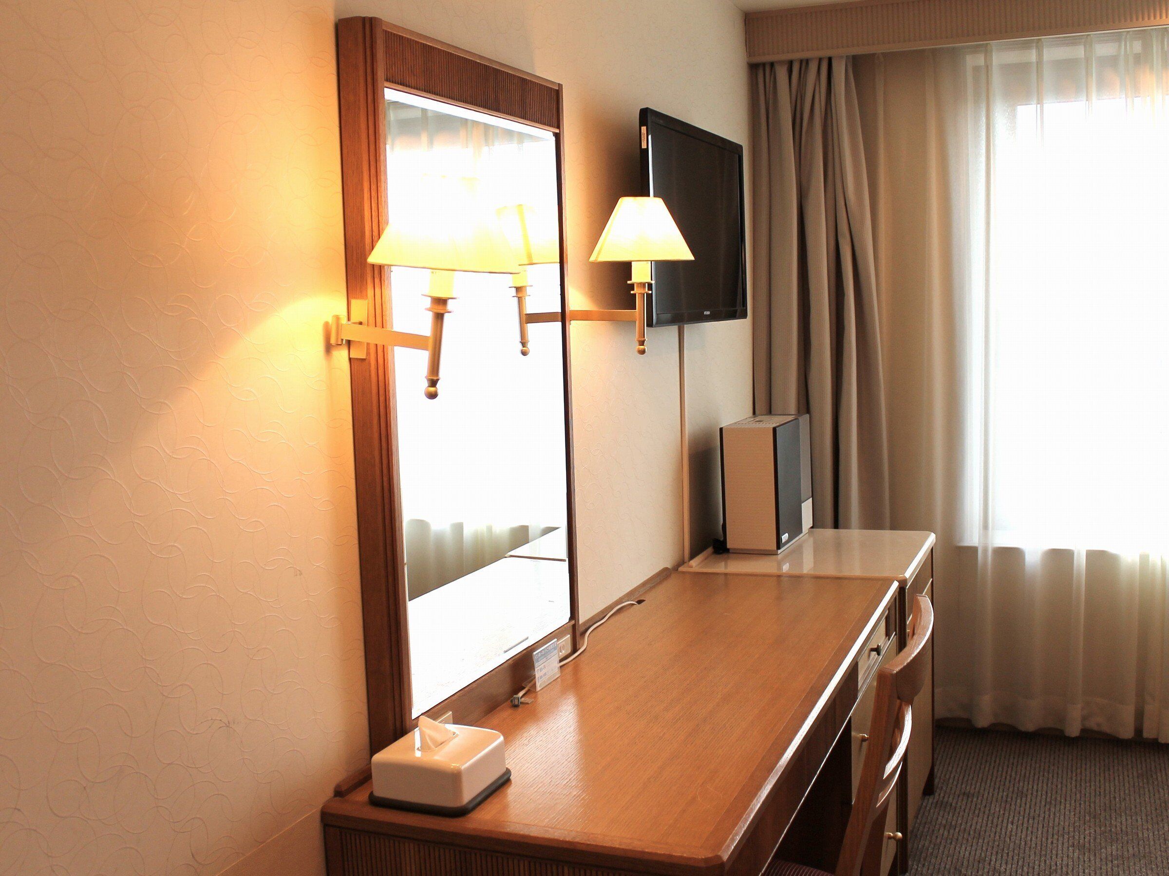 1 bedroom, desk, free wifi, bed sheets