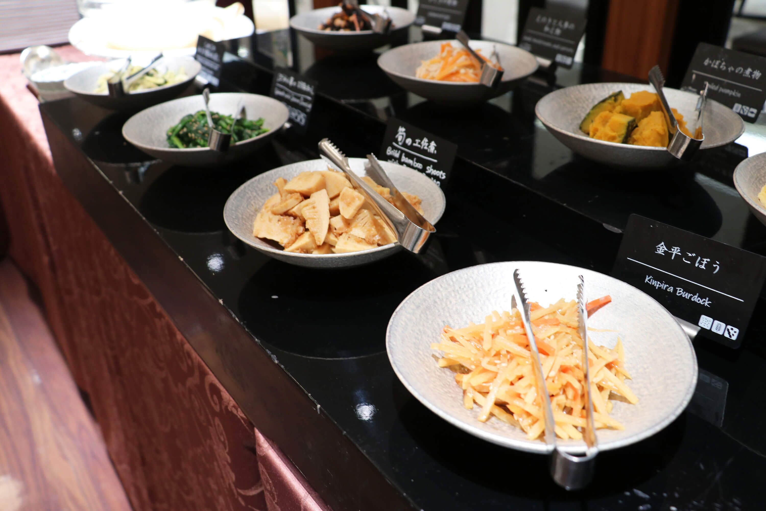 daily buffet breakfast (jpy 2200 per person)