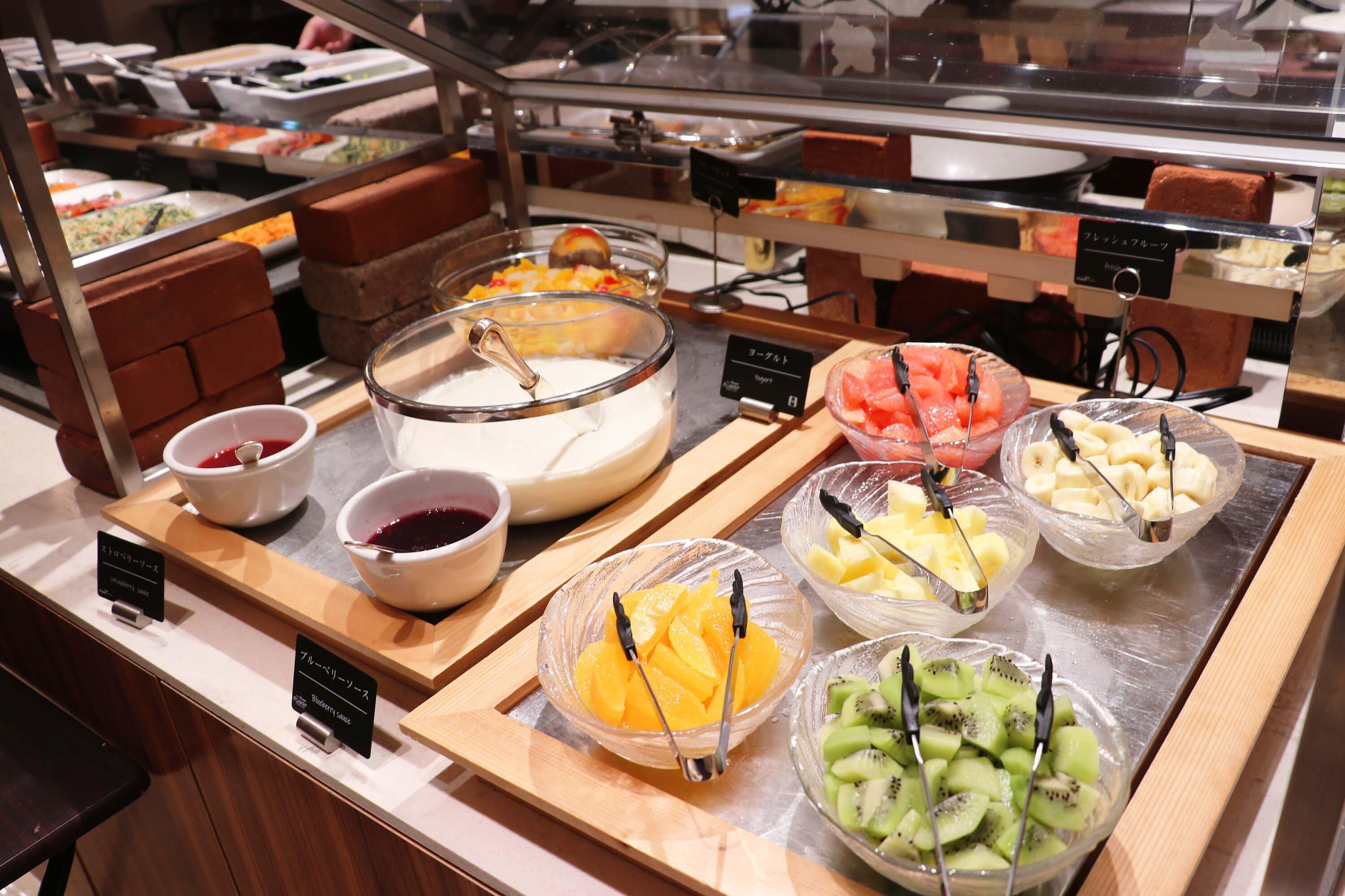 daily buffet breakfast (jpy 2200 per person)
