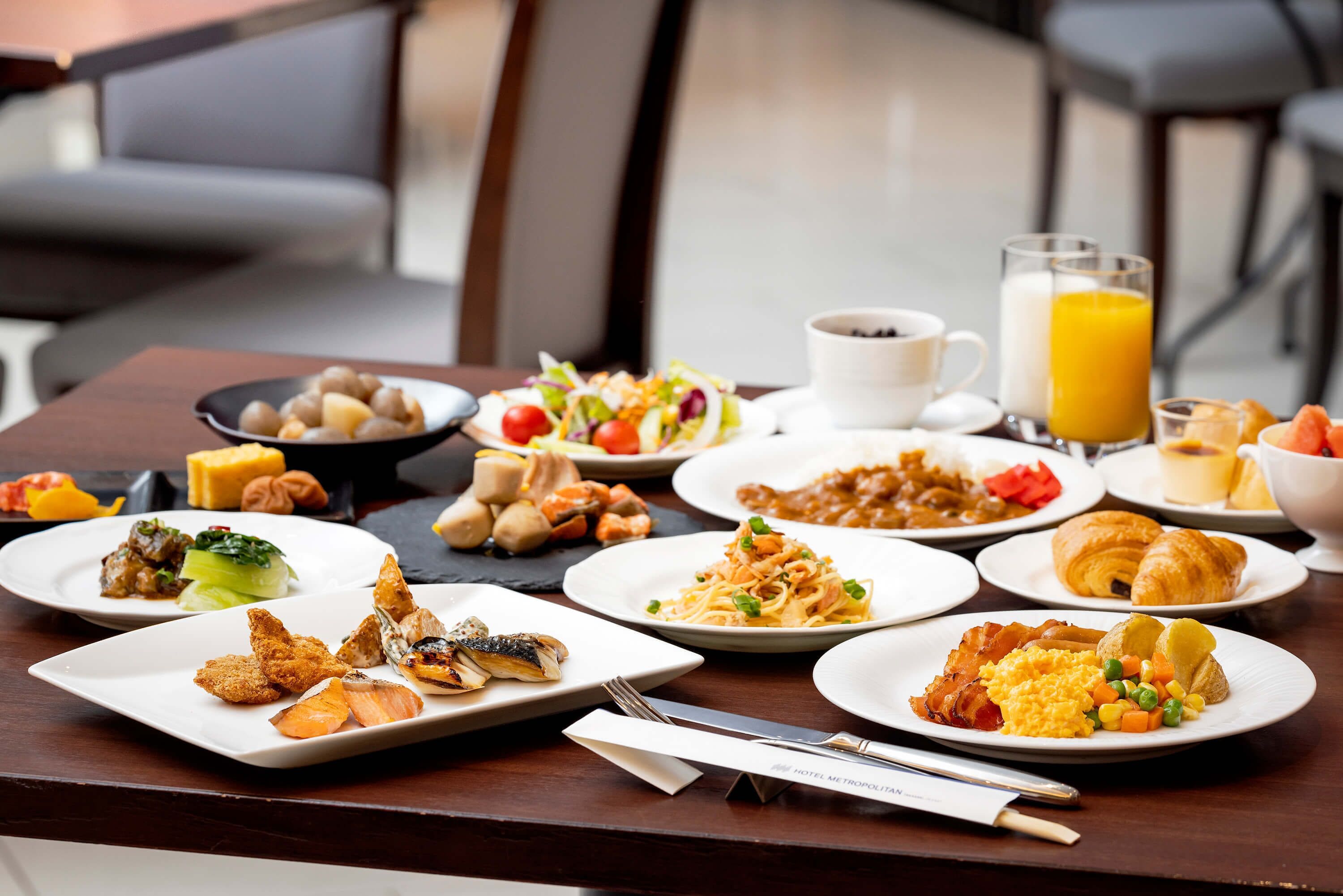 daily buffet breakfast (jpy 2200 per person)