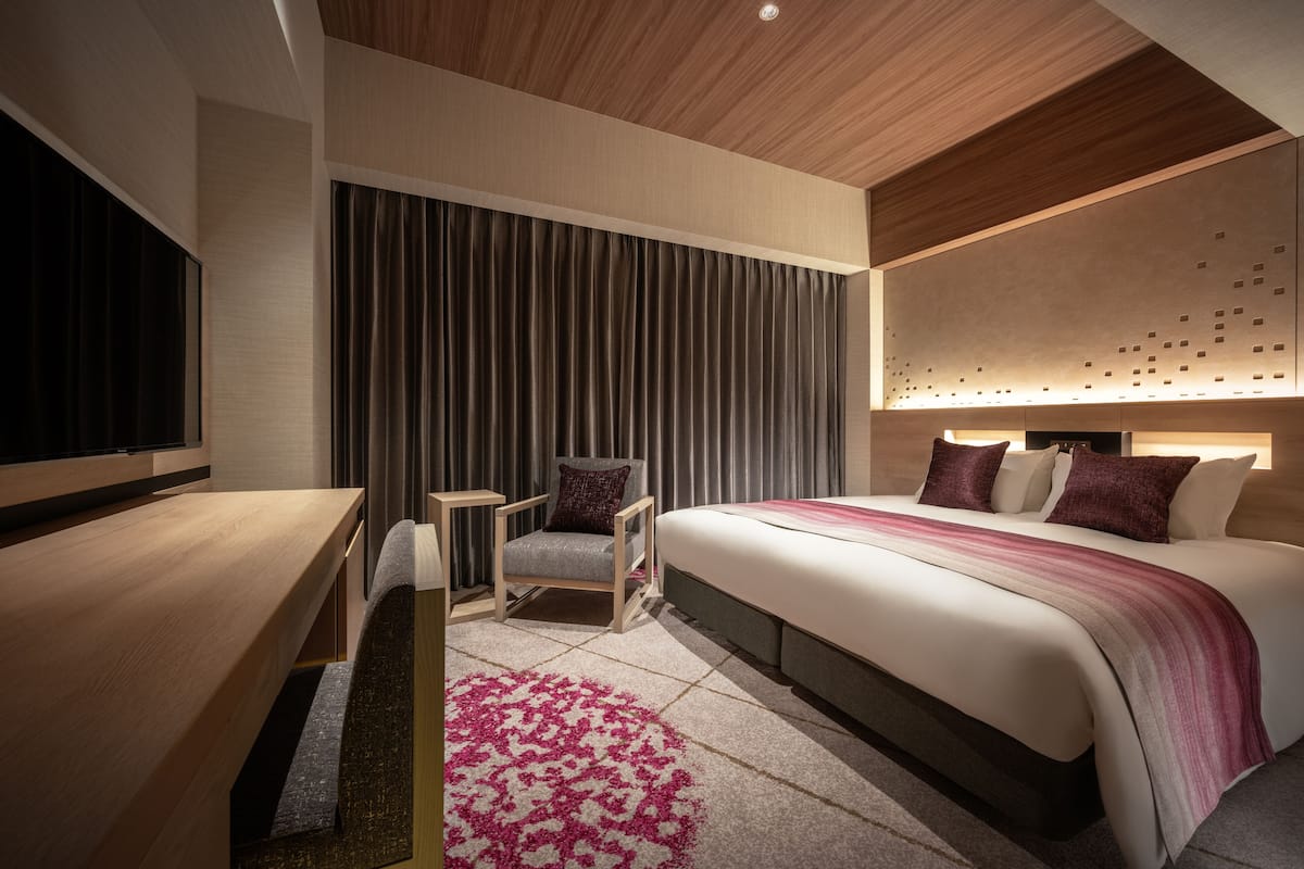 South Tower Double Room, Non Smoking | Down duvets, in-room safe, individually decorated