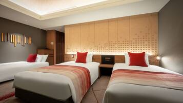 Superior Triple Room, Non Smoking (South Tower)