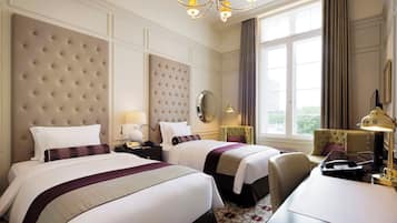 Minibar, két bảo mật tại phòng, bàn, màn/rèm cản sáng