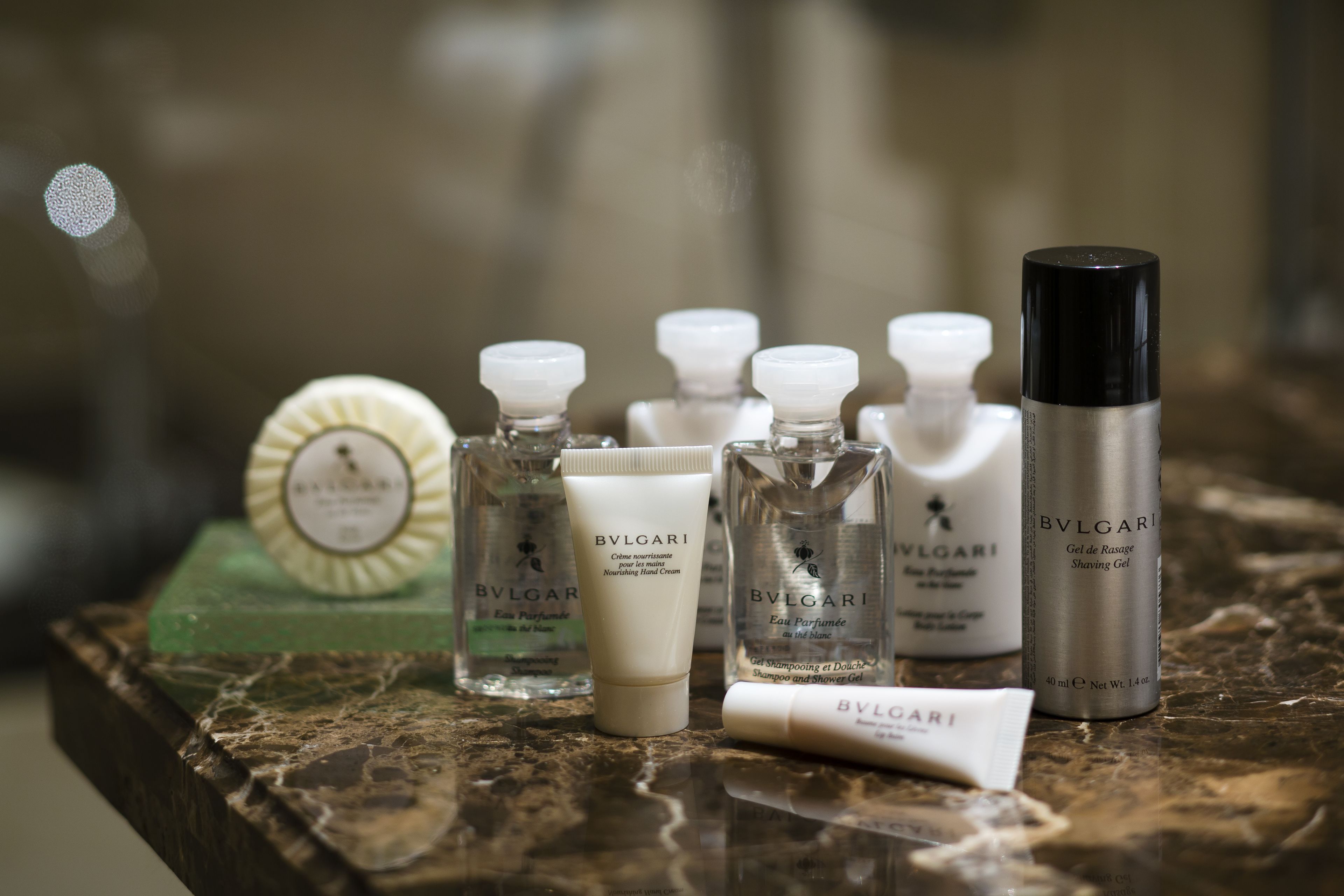 combined shower/bathtub, free toiletries, hair dryer, slippers