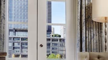 1 habitación, minibar, caja de seguridad en la habitación y escritorio