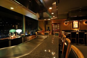 6 restaurants, breakfast, lunch, dinner served; French cuisine