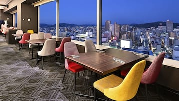 Tägliches Frühstücksbuffet (5500 JPY pro Person)