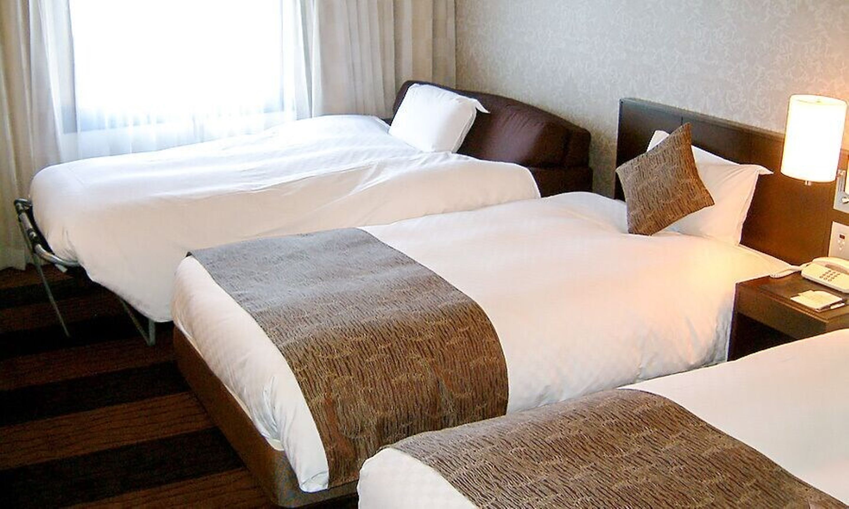 1 bedroom, down duvets, desk, blackout curtains