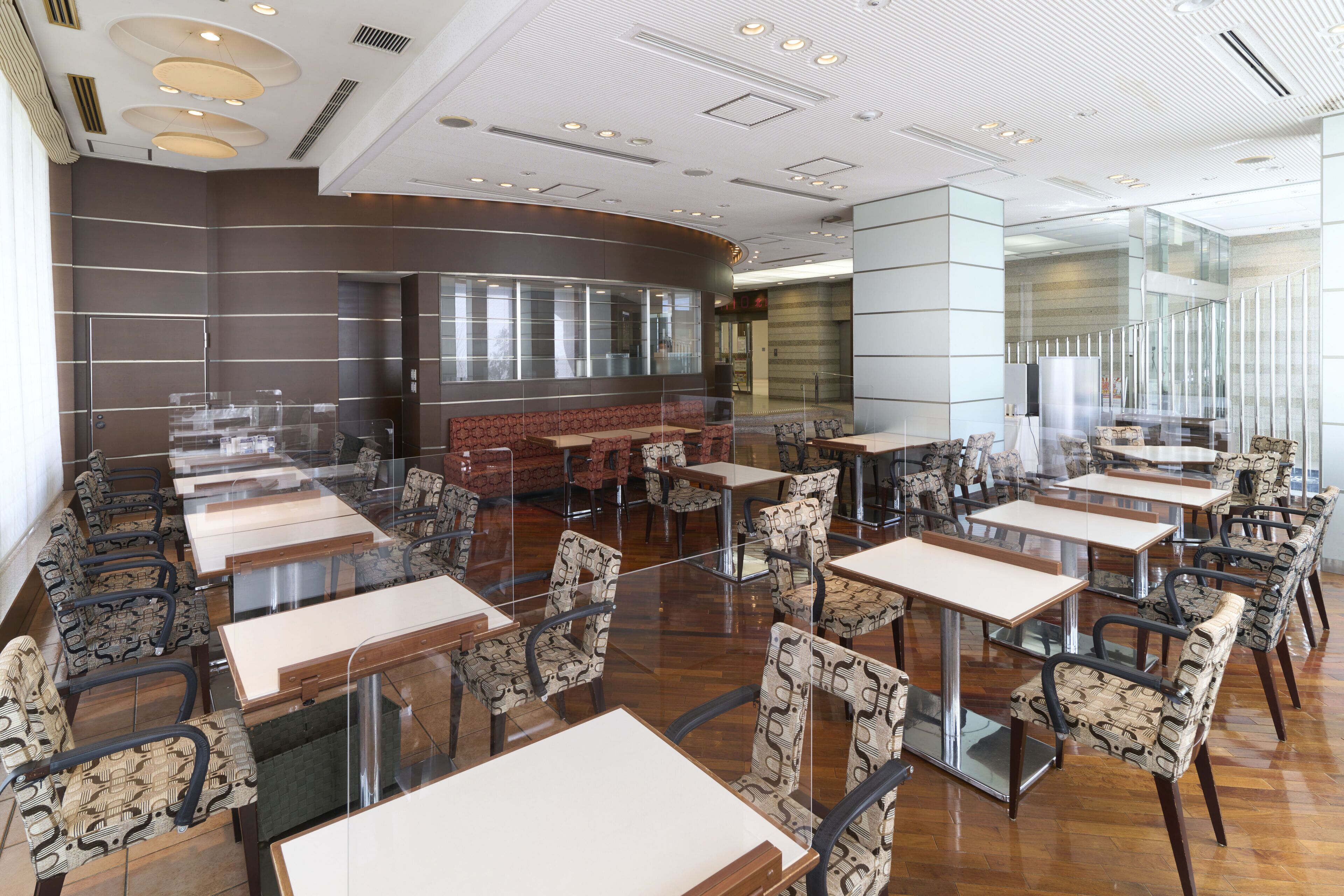 3 restaurants, breakfast, lunch, dinner served; japanese cuisine