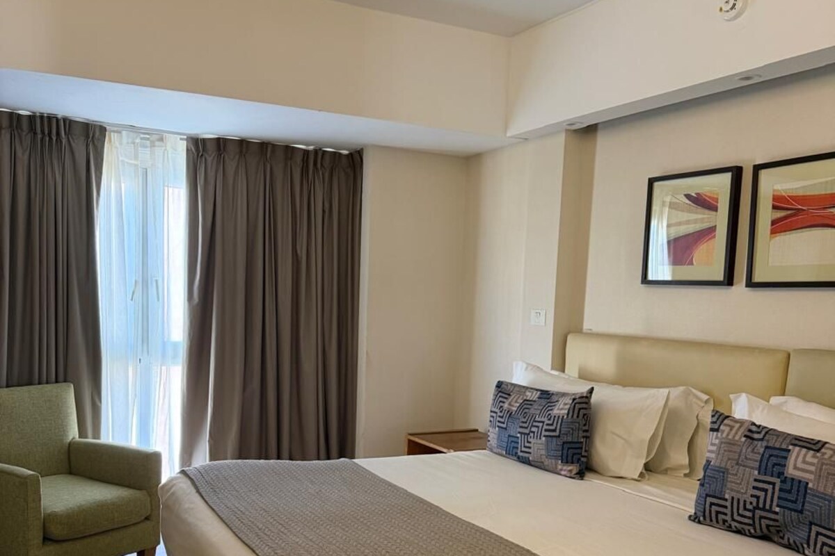 Suite | Room service - dining