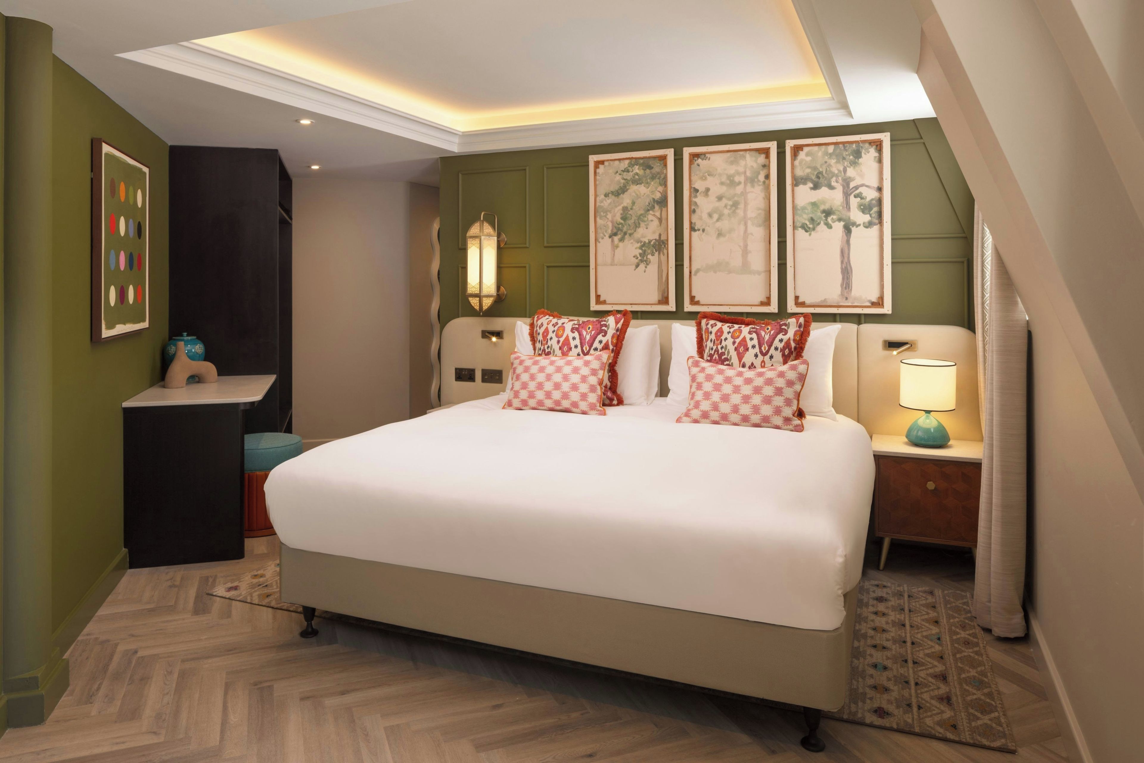 Suite, 1 King Bed, City View