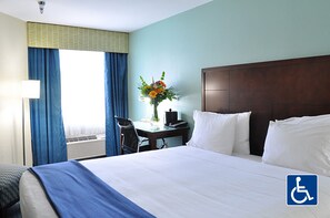 Pillowtop beds, individually decorated, individually furnished, desk - GreenTree Inn San Diego Mission Bay (San Diego)