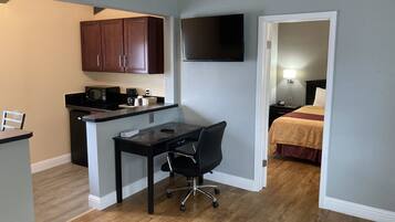 Suite | Living area | 25-inch TV with cable channels