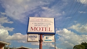 Unclassified image, 5 of 10, button - Crossroads Heritage Motel (Wentzville)