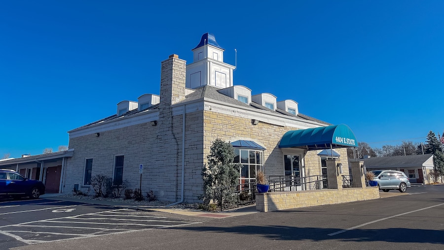 Alpine Inn Rockford